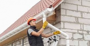 Gutter Cleaning in Blaine MN: What Every Homeowner Should Know