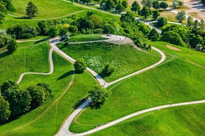 5 Essential Benefits of Green Areas in Urban Living