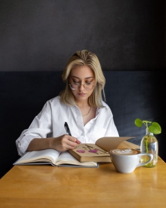 How to Choose the Best Book Publishing Companies?