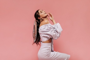 What to Know About Glamour Modeling?