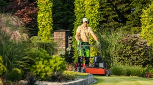 Why Hiring a Pro for Your Lawn Mowing is a Smart Move