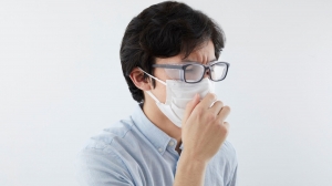 How to Deal with Cold, Sneezing, and Runny Nose Naturally