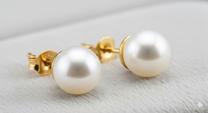 Add Classic Elegance to Any Outfit with Pearl Stud Earrings