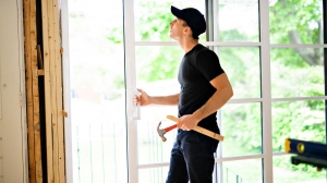 How to Choose the Right Company for Sliding Glass Door Repair in Sunrise