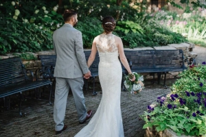 Difference Between Wedding Officiant vs. Minister