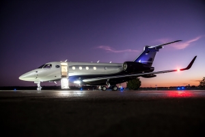 embraer phenom 300e business jet