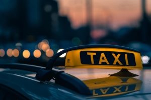 Explore India Comfortably with a Custom Delhi Taxi Tour Package