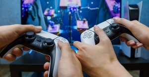 Play the Colour Game Where Fast Thinking Brings Results