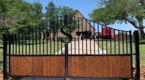 Expert Tips for Choosing the Right Gate Installation and Repair Service