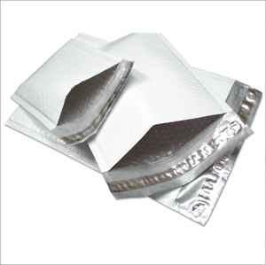 Why Choose Poly Bubble Mailers Over Boxes?