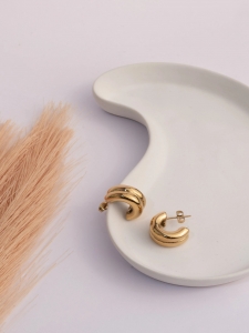 Double Piercing Hoop Earrings: The Chic Trend You Need to Try