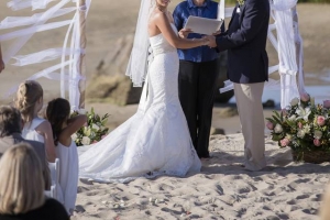 Reasons to Book a Wedding Officiant in NYC Online