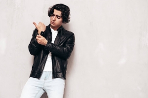 5 How to Create Inspiring Men’s Modeling Portfolios