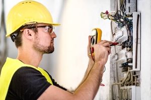 Expert Electrician Fixing Some Electricity-Issue in Hillsborough