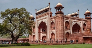 Discover the Magic of the Taj Mahal in Just One Day