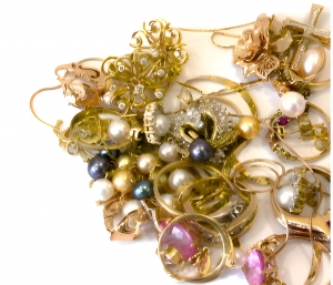 What Should You Know Before Pawning Jewelry in NYC?