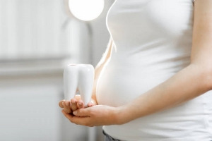 Cosmetic Dentistry During Pregnancy - Factors to Consider
