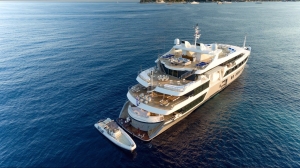 Luxury Yacht Charter in St. Maarten