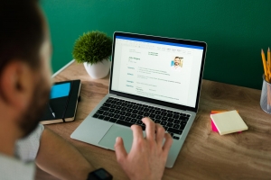 5 Ways to Build a Great Resume and Stand Out to Employers