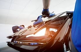 5 Signs It’s Time to Call a Windshield Repair Contractor in Twin Cities