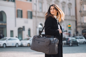 Wholesale Duffle Bags: Smart Sourcing Tips for Retailers & Resellers