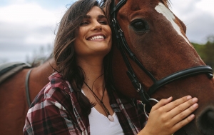 The Eternal Battle Against Flies: Protecting Horses Naturally