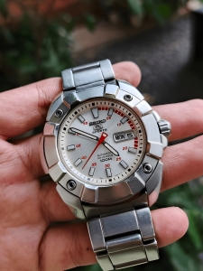How to Spot Authentic Seiko 5 GMT Watches Online