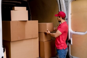 5 Signs It’s Time to Move & How Residential Movers Can Help