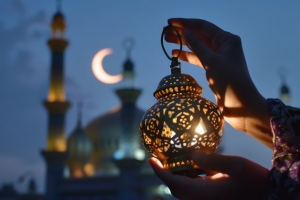 Molvi Baba Ji – Renowned Vashikaran Specialist for Love & Life Solutions
