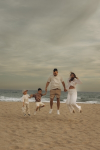 Lifestyle Family Photoshoots in Barcelona: Natural, Candid, and Heartfelt Portraits