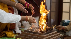 Homa Zeremonie: Das heilige Feuer-Ritual zur spirituellen Reinigung