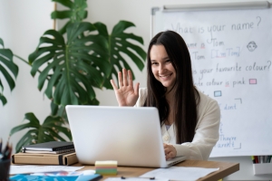 How Can Online English Tutoring in Sussex Improve Writing & Reading Skills?