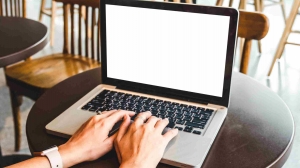 HP laptop display price — 2025 market-researched guide to costs, options, and smart replacement choices