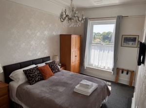 Planning a Family Holiday? Which Guest House in Torquay Is Best for You?
