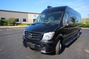 Reliable JFK Airport Transfers To Manhattan – Ride Smart with Famous Drive