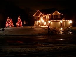 How Expert Holiday Lighting Installation Enhances Your Home’s Festive Appeal