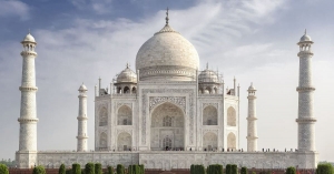 Discover the Eternal Beauty of the Taj Mahal: A Journey Through Time and Love