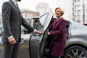 How Executive Chauffeur Services Enhance Corporate Image and Productivity