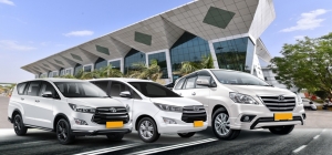 Smooth Rides in the City of Lakes: 10 Taxi Booking Tips You Must Know