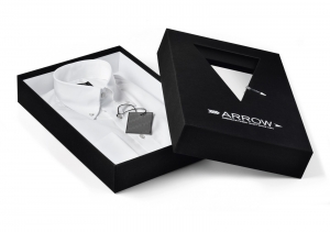 custom apparel packaging