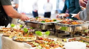 What Are the Top Benefits of Choosing Buffet Catering Over Plated Service?