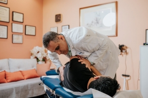 Dubai Chiropractor’s Guide to Fixing Poor Posture and Misalignment Naturally