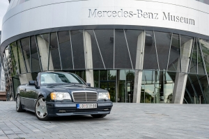8Chauffeurs – Executive Maybach S-Class Service