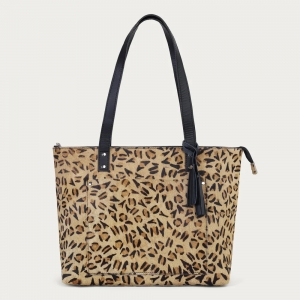 Why a Genuine Leather Messenger Bag UK is the Best Choice for Professionals