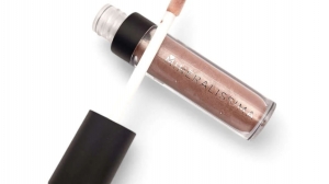 How to Find the Perfect Natural Lip Gloss?