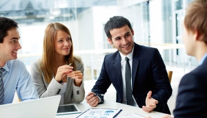 Simultandolmetscher Englisch–Deutsch Hamburg – Präzise Kommunikation