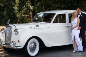 Why Claremont Couples Are Choosing Classic Cars for Their Dream Wedding Day?