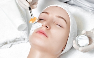 Can Glycolic Acid Peel Control Excess Oil and Prevent Acne?