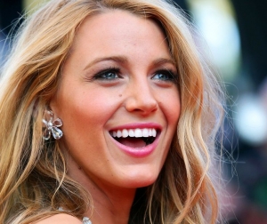 Unlocking the Secrets to Achieving a Dazzling Hollywood Smile