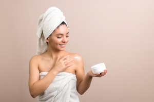 Say Goodbye to Dryness: Exploring Hydrating Body Cream Benefits